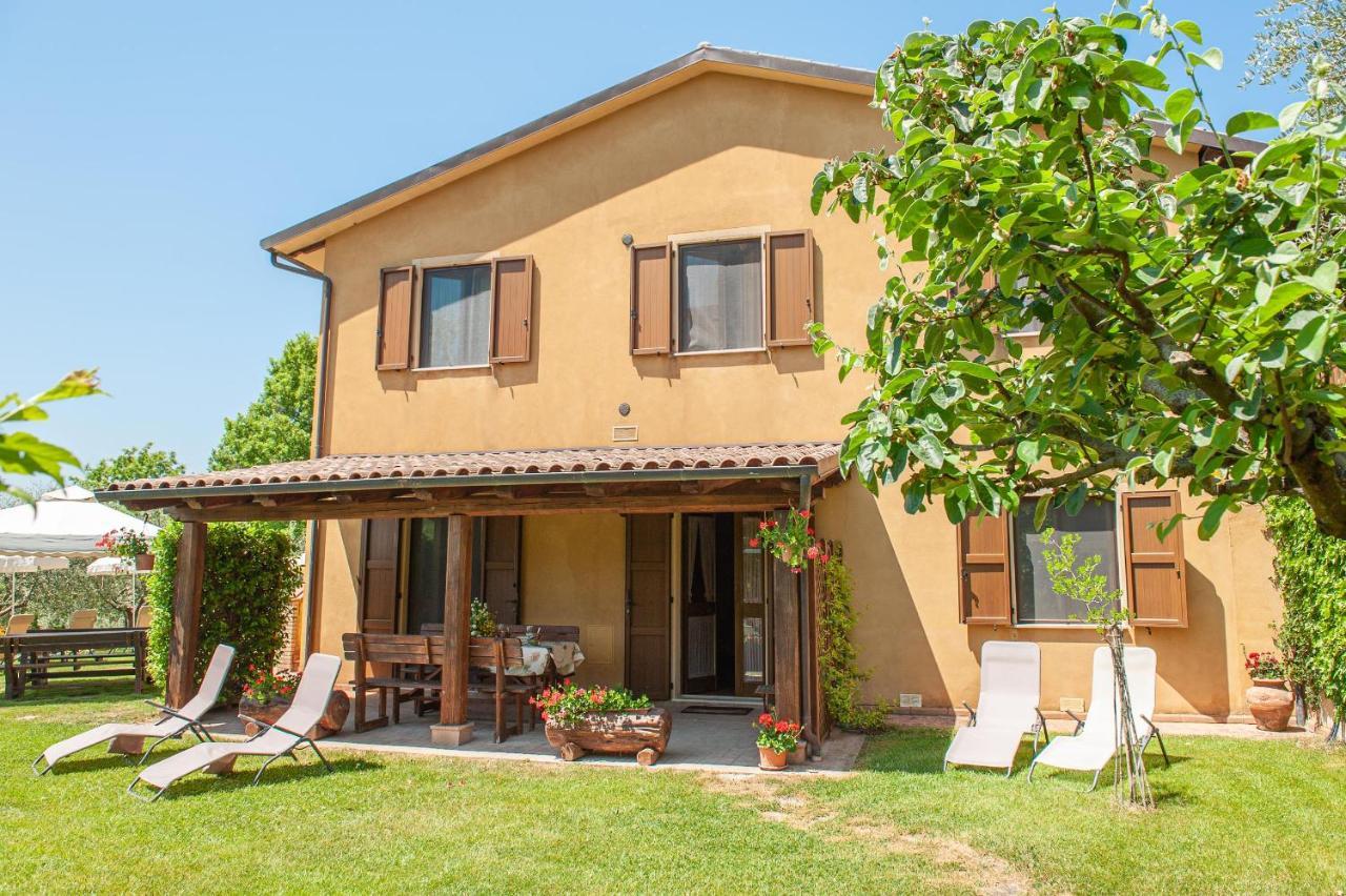 Agriturismo Le Dolci Colline Valfabbrica Bagian luar foto